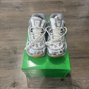 Size 40 Bottega Veneta White and Silver